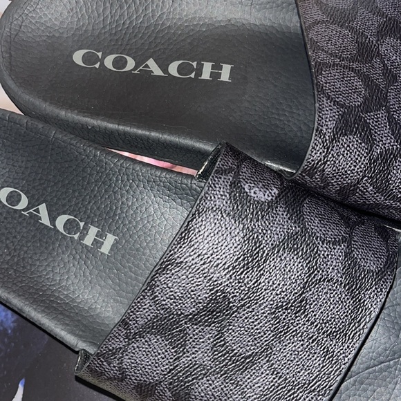 ⚫️ 🦁 ⚫️• Coach x Sun’s Out…. 🦶🏻 … vibes • 🦁⚫️🦁 - Picture 12 of 12